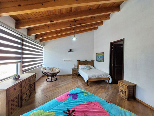 Venta Casa En Cerrada Con Jardin Y Sotano, San Nicolas Totolapan, Cdmx