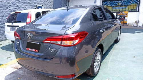Imagen 4 de 10 de Toyota Yaris G Automático Caja Dual