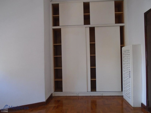 Apartamento, Prédio Misto, 01 Dormitório, A 200 Metros Metrô República, Vdto. 09 De Julho-centro. - Md830