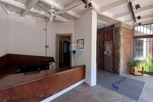 Gran Casa Oficina / Contramaestre Micalvi