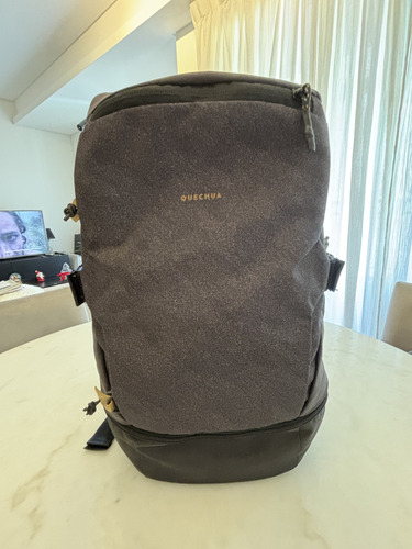 Mochila Quechua Arpenaz Nh 500 Gris Oscuro Liso (Usado)