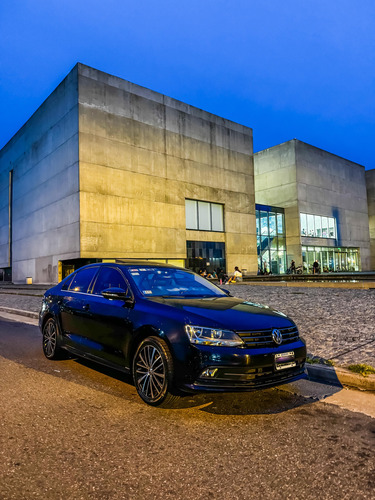 Volkswagen Vento 2.5 Luxury 170cv