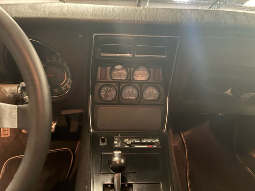 Chevrolette Corvette C3 (1977) - Macomeclassic