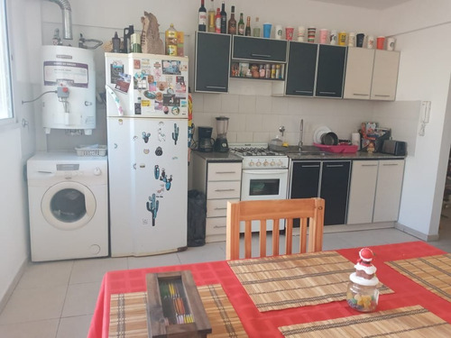 Imagen 15 de 17 de Excelente Departamento 2 Ambientes Con Cochera En Peña 48 - Banfield