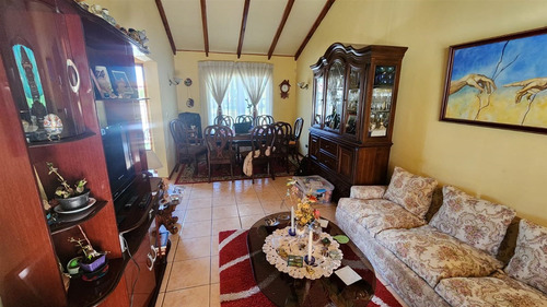 Casa En Venta De 3 Dorm. En Puente Alto