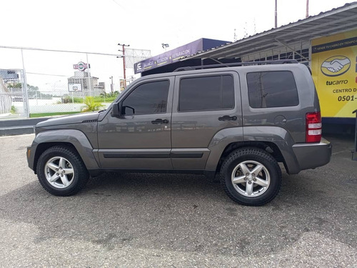 Imagen 3 de 10 de Jeep Cherokee Sport