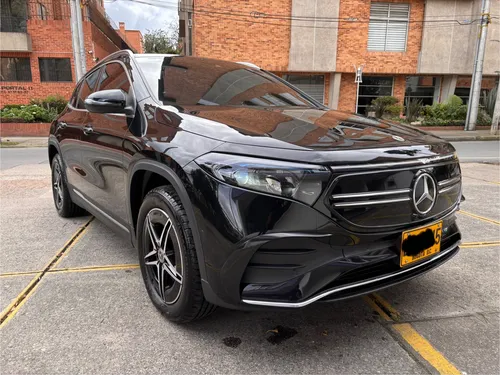 Vehículo 100% Eléctrico De Lujo Con Rendimiento Excepcional.