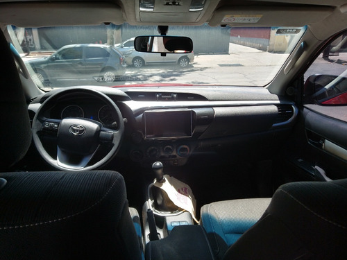 Imagen 9 de 10 de Toyota Hilux Sr 4x4 2017