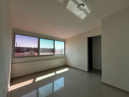 A Unas Cuadras De Plaza Galerías - Roq-1302-cc