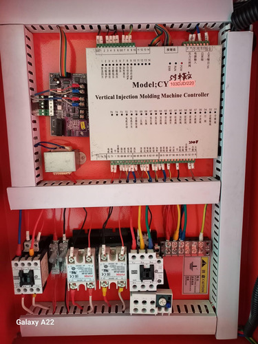 Máquina Injetora Vertical Mod V- 15t Rosca 30ø São Nova !!