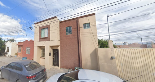 Casa En Remate Bancario En C. Maple, Los Bosques, Monclova, Coahuila (60% Descuento, Excelente Plusvalía) ¡gran Oportunidad De Inversión! - Sk12