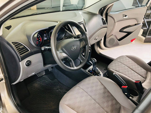 Imagem 8 de 9 de Hyundai Hb20s 1.6 Comfort Plus 16v Flex 4p Automático