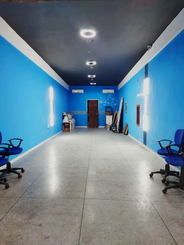 Imagen 3 de 14 de Local Avenida Bolívar Norte A Pie De Calle, Entrega Totalmente Remodelado. Traspaso!!!
