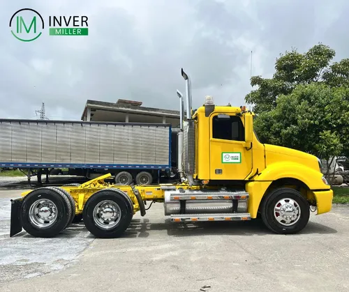 Freightliner Columbia Tractomula