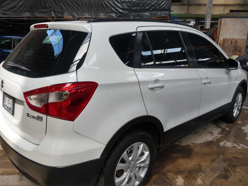Imagen 4 de 13 de Suzuki Scross 1.6 Gl Std 5 Vel Ac 2017