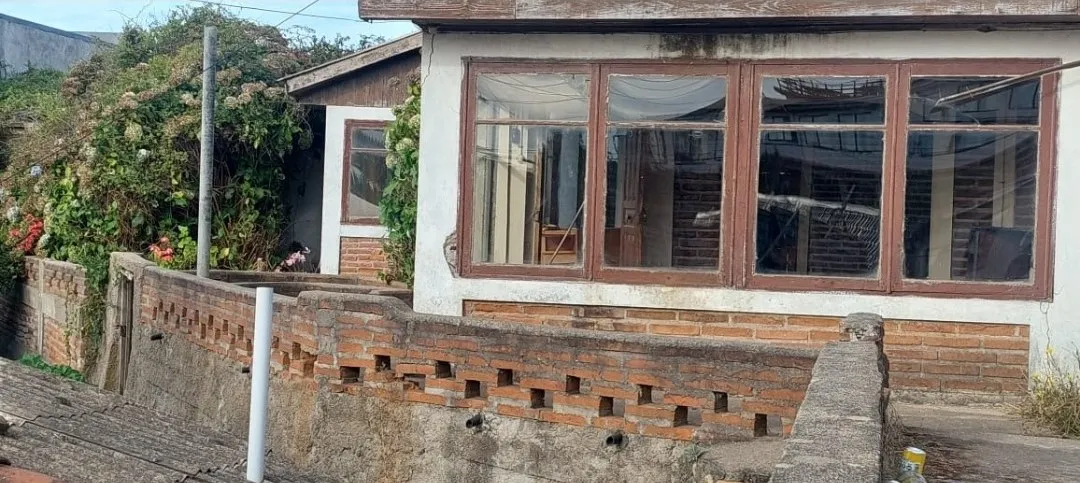 Imagen 1 de 5 de Venta Céntrica Casa En Pelluhue, A Pasos De Plaza De Armas