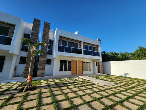 Vendo Exclusivo Y Elegante Complejo De Villas Y Townhouses En Juan Dolio A 3 Minutos De La Playa Hemingway, República Dominicana