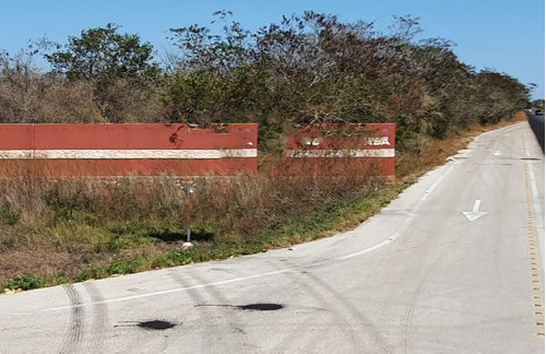 Carretera  Conkal Chicxulub Puerto Terreno Comercial (avt-10