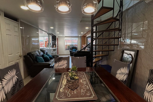 Casa 4 Dormitorios A 1 Cuadra De Vic. Mackenna
