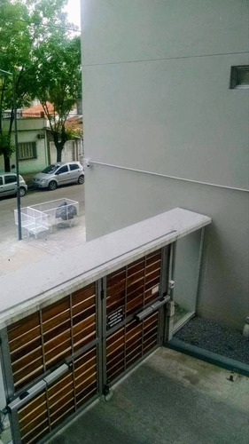 Imagen 7 de 10 de Departamento Dos Dormitorios En Edificio, Primer Piso.