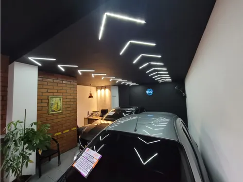 Local 075 Centro Automotriz