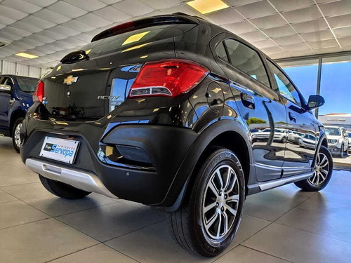 Imagem 8 de 15 de Chevrolet Onix Hatch Activ 1.4 8v Flex 5p Mec 2017