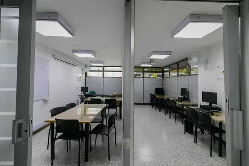 Local En Arriendo En Chico. Cod A1021297