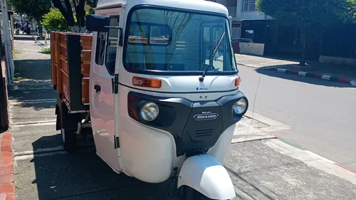 Motocarro Bajaj Maxima Estacas
