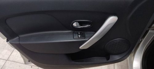 Imagem 8 de 12 de Renault Sandero 1.6 Expression 8v Flex 4p Manual