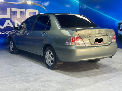 Imagen 4 de 8 de Mitsubishi Lancer
