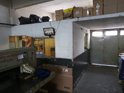 Imagen 4 de 18 de Depósito En Venta - Villa Parque San Lorenzo