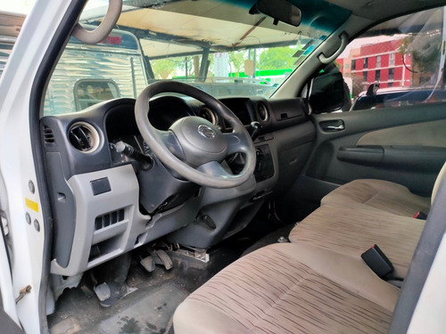 Imagen 2 de 15 de Nissan Urvan 2.5 12 Pas Pack Seguridad Mt 2014