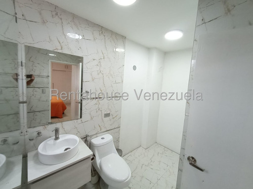 25-23520 Amplio Apartamento En Venta En El Paraíso