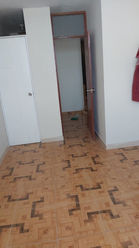 Alquilo Habitaciones - Urb. Sta. Margarita, A 100 Mts. Ucv