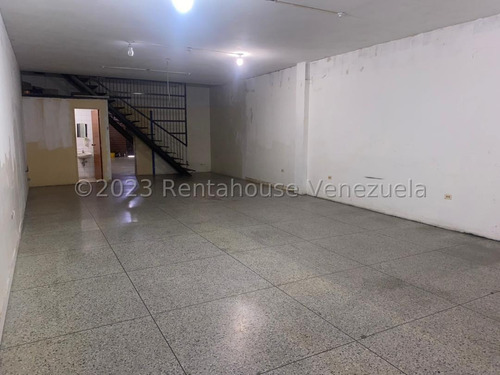 Local En Venta Inm Flor Amarillo Ubicado En Via Principal Con Alto Flujo De VehĂculos Y Muy Cercano A Conjunto Residencial. Cuenta Con Area De Despacho , Deposito , Mezzanina. Valencia 24-8210