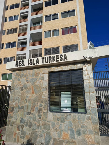 V.larez Vende Apartamento En Res. Isla Turkesa