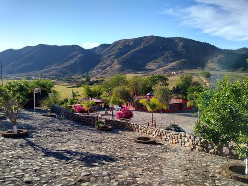 Las Bugambilias Talpa De Allende.