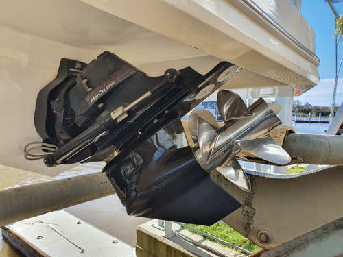Lancha Custon 25 Cuddy Mercruiser 170hp Turbo Diesel Pata B3