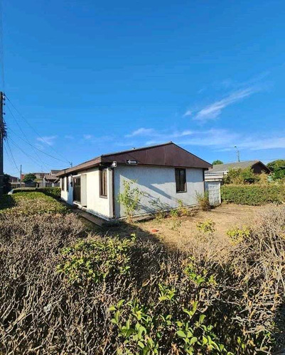 Casa De Esquina Con Amplio Terreno En Villa Acero, Hualpen.