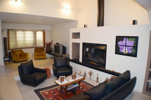 Imagen 3 de 17 de Casa En Venta En Villa Luzuriaga