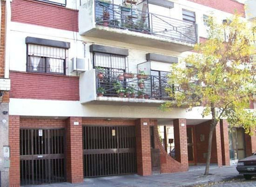 Imagen 1 de 4 de Cochera Cubierta En Parque Patricios