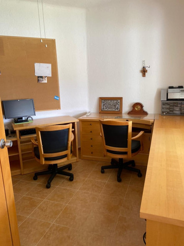 Imagen 4 de 14 de Venta De Casa Con Alberca, Amplio Jardín Y Vista Panorámica En Burgos