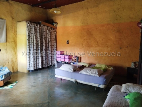 Ana Torres. Casa En Venta 2417736 En Sabaneta