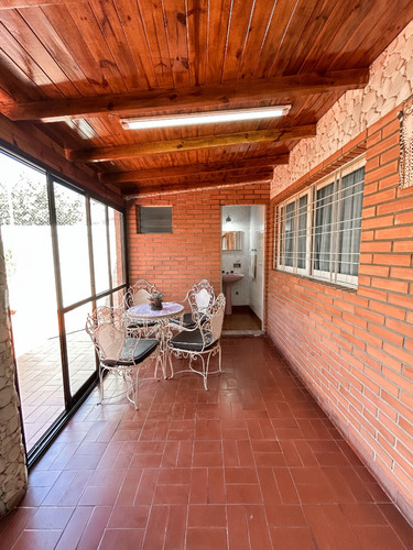 Ph En 2 Plantas De 4 Ambientes, Con Garaje Terraza Y Quincho