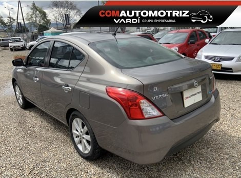 Nissan Versa Advance Id 39413 Modelo 2017