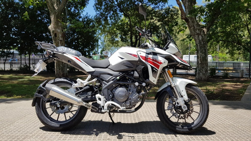 Imagen 6 de 15 de Benelli Trk 251 Abs, Cubiertas Metzeler En Stock Agrobikes