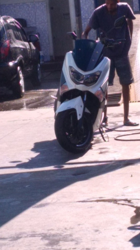 Imagem 3 de 9 de Yamaha Nmax 160 Abs