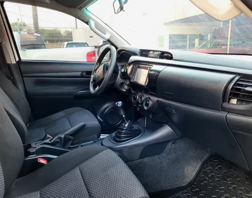 Toyota Hilux 2.7 Cabina Doble Base Mt