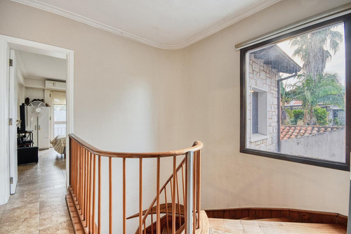 Imagen 24 de 30 de Impecable Casa En Venta Con 4 Dormitorios Mas Dependencia! Jardin Pileta Y Parrilla!