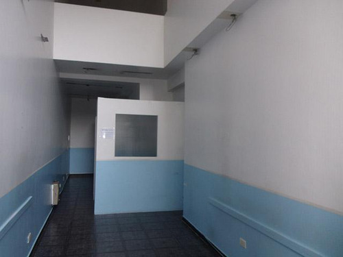 Venta Local 30m² Aprox. En R. Mejía - Céntrico - Muy Buen Estado